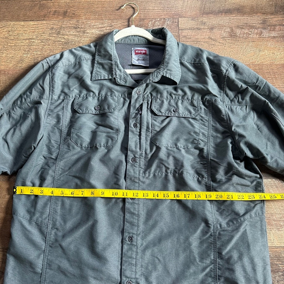 Men's Wrangler Outdoor Series Button-Down Shirt, XL, Gray Clearance - Picture 5 of 7
